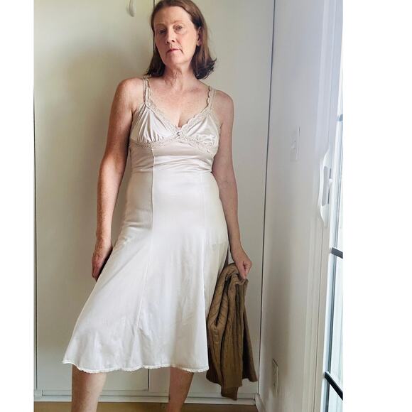 Vintage Olga Slip Taupe Size 36 Summer Slip Dress Lace Trim Coquette Soft Girl - Picture 4 of 8
